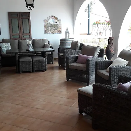 Casa Roble Bed and breakfast