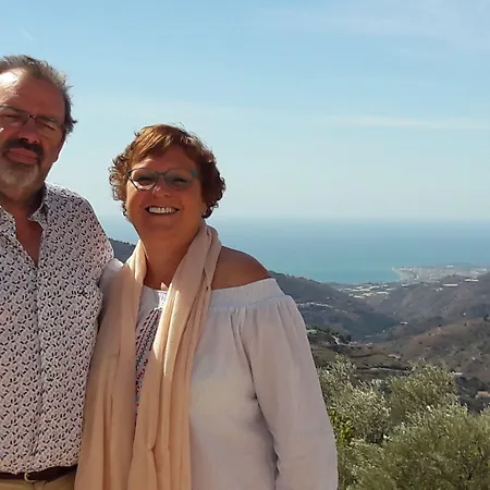 Casa Roble Bed & Breakfast