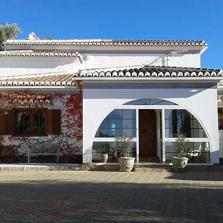 לינה וארוחת בוקר Casa Roble