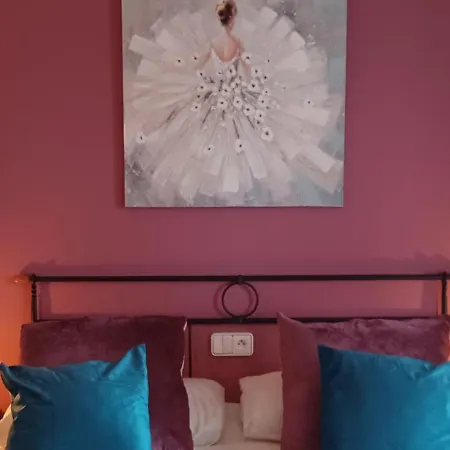 Casa Roble Bed & Breakfast