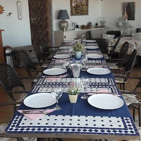 Casa Roble Bed & Breakfast 3*