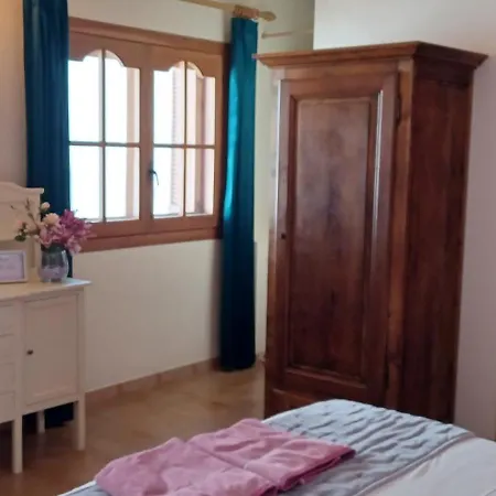 Bed & Breakfast Casa Roble 4*
