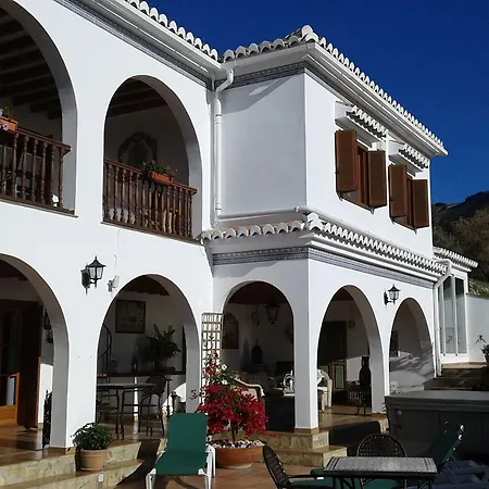 Bed & Breakfast Casa Roble 4*