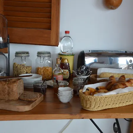 Casa Roble Bed & Breakfast 4*