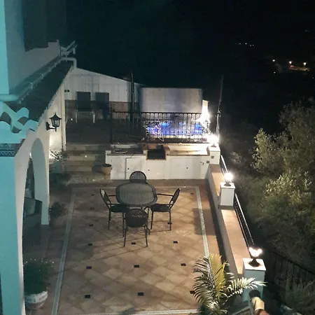 Casa Roble 4*