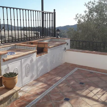 Casa Roble Bed & Breakfast 4*