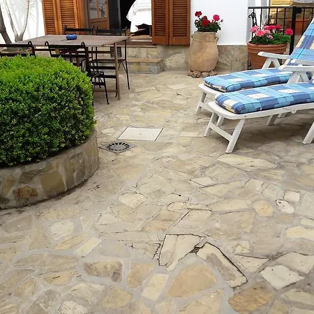 Casa Roble Bed & Breakfast 4*