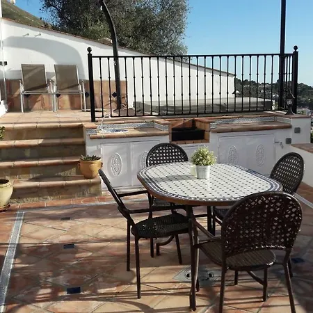 Casa Roble Bed & Breakfast 4*