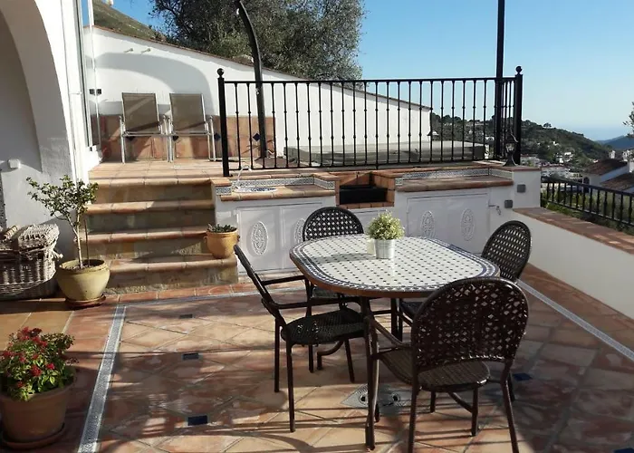 Casa Roble Oda ve Kahvaltı 4*